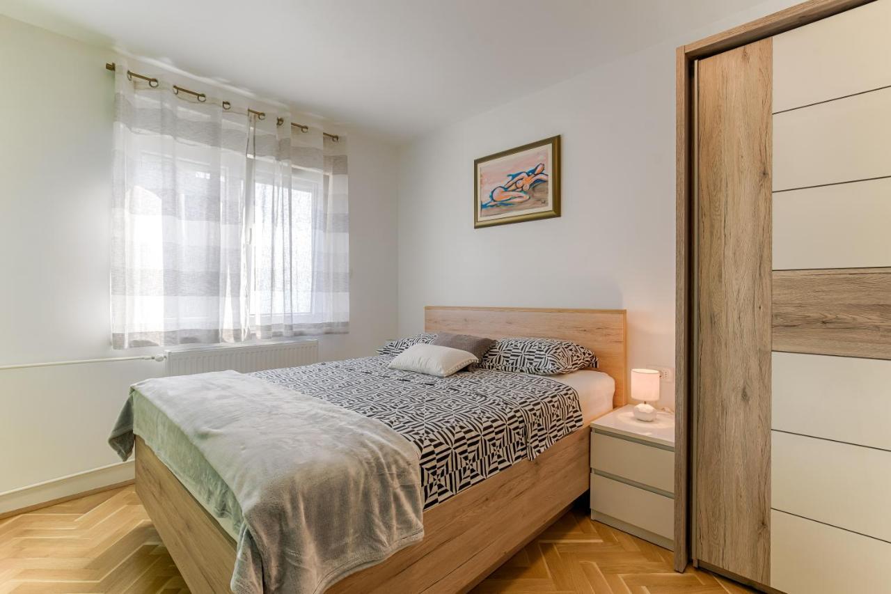 Two Bedroom Apartment Paris Rijeka Exterior photo